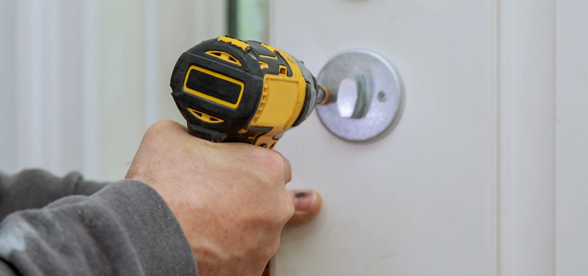 Street Locksmith For Smart Lock Repair in Alhambra, CA